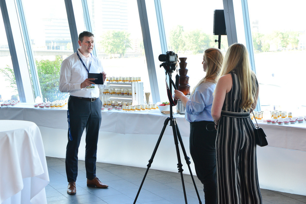 095Detecon_Sommerfest_2019_Foto_SWernz | Fotograf Köln - Realisiert mit Pictrs.com