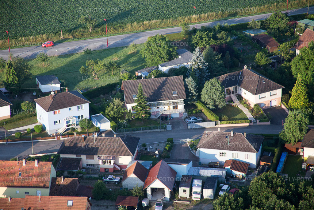 Aerial view: View of the town in Scheibenhard in the state Bas-Rhin, France.Photo: IMG_082879.jpg taken on 06/26/2015 by Werner Riehm/FLY-FOTO.comResolution of the original: 5472 x 3648 px
