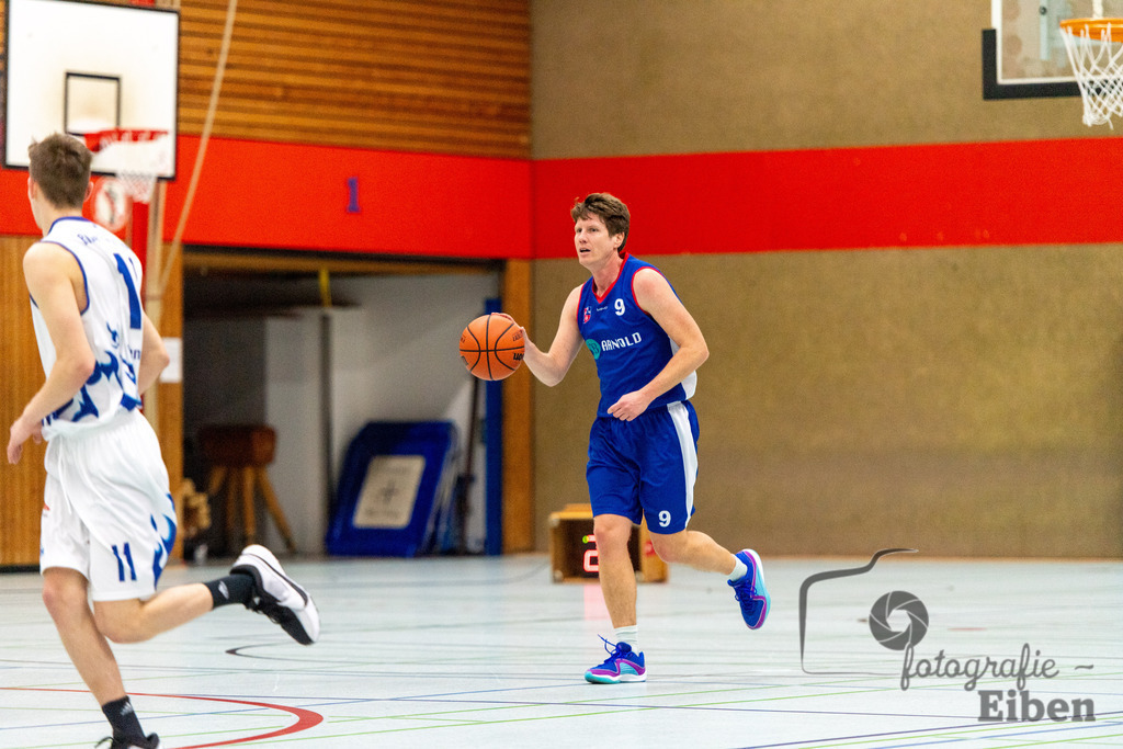 SV Ofenerdiek-TuS Ofen | SV Ofenerdiek (weiß)-TuS Ofen (blau) am 18.02.2024 in Ofenerdiek (Sporthalle Lagerstraße), Deutschland, Photo: Philip Eiben 2023 - Realisiert mit Pictrs.com