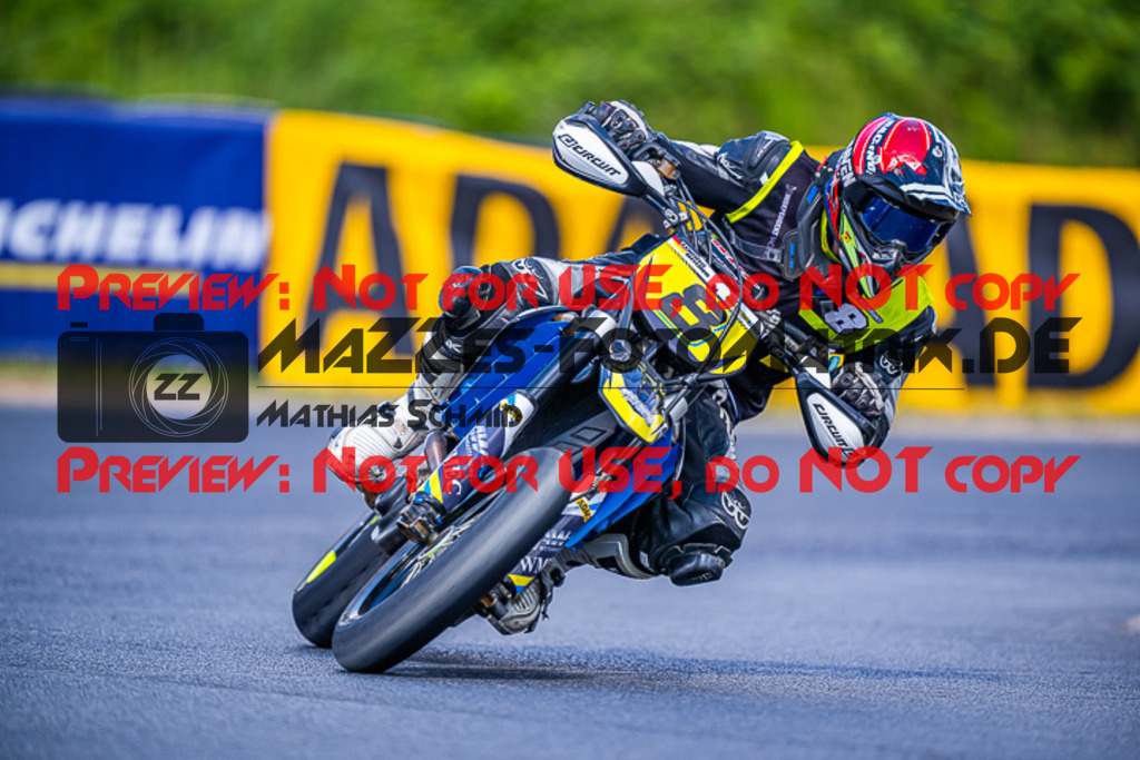 MaZZes_FotoMatrix_220528_1933 | Fotograf Mathias Schmid
Sportfotograf,
Eventfotograf,
Hochzeitsfotograf,
Portraitfotograf