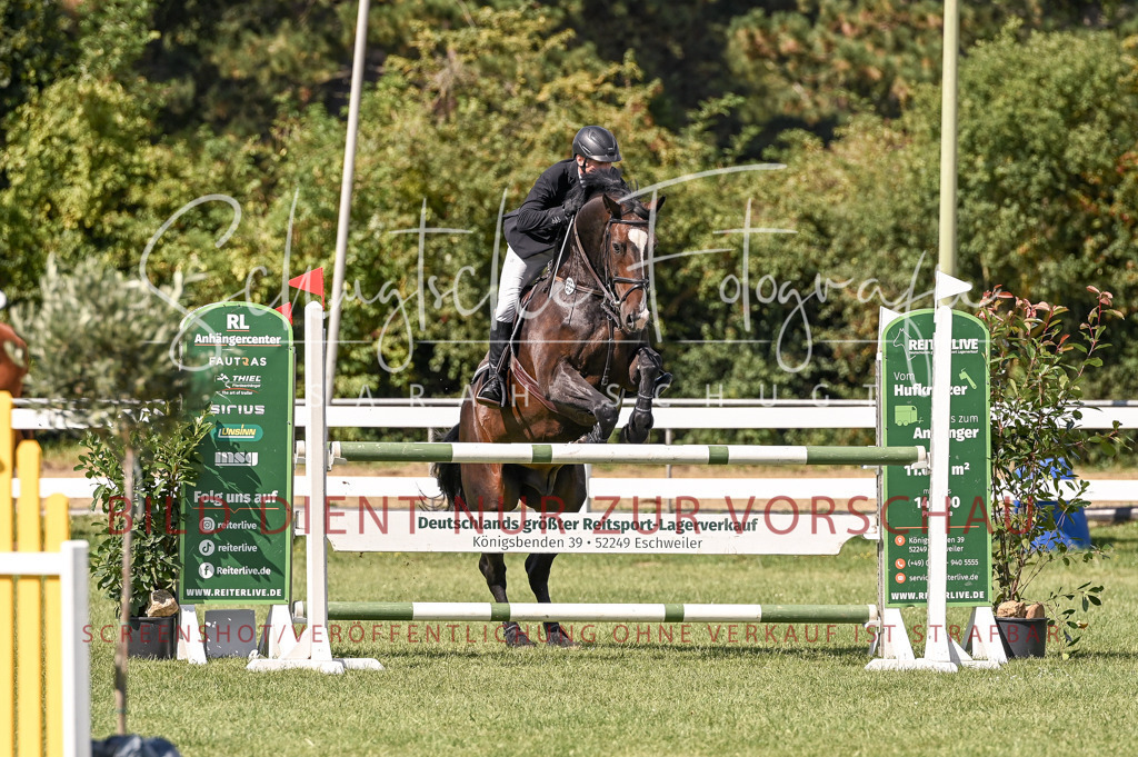 Schugtsche-Düren.2024-09.Springprf.L-154 | Schugtsche Fotografie - Realisiert mit Pictrs.com