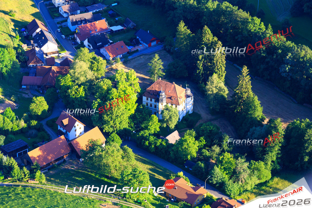 Die Luftaufnahme der Stadt Weismain wurde 2017 vom Flugzeug heraus erstellt ( keine Drohne )- hohe Auflösung für beste Qualität