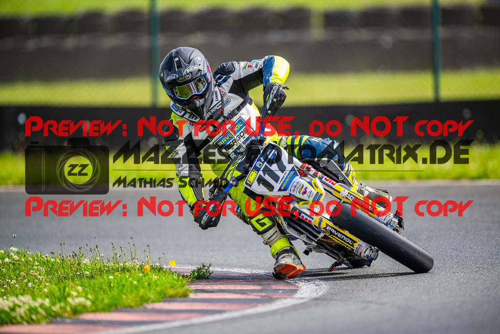 MaZZes_FotoMatrix_240621_6007705_8382 | GELB