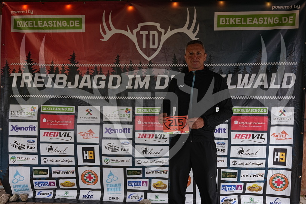 A1_09406 | Fotogalerie der Treibjagd im Dunkelwald - Dein MTB Etappenrennen im Erzgebirge - Realisiert mit Pictrs.com