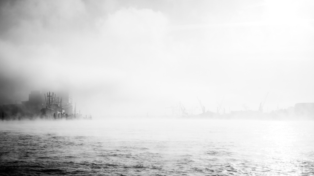 Die Welt ruht still im Hafen 03 | Durch die Stadt gehen, als wohnte man woanders. Fotografie, subjektiver Urbanismus und aktiver Müßiggang. - Realisiert mit Pictrs.com