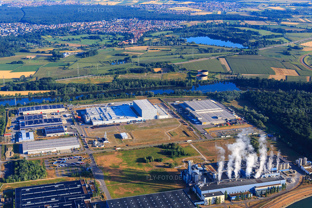 Luftbild: Industriegebiet Oberwald aus Südosten in Wörth am Rhein im Bundesland Rheinland-Pfalz in Deutschland. Foto: IMG_083853.jpg vom 26.07.2015 durch Werner Riehm/FLY-FOTO.de