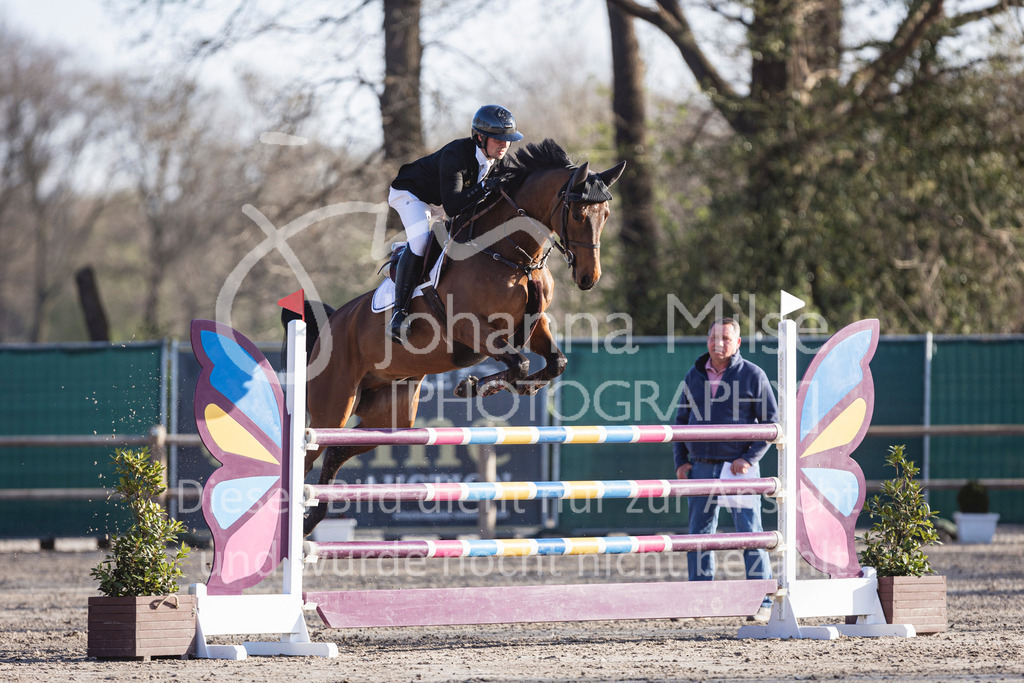 250408_Mühlen_SprPf-M-537 | Deine schönsten Turniermomente als professionelle Fotos! Entdecke hochwertige Pferdesport-Fotografie im Online-Shop. Jetzt Fotos finden & bestellen!