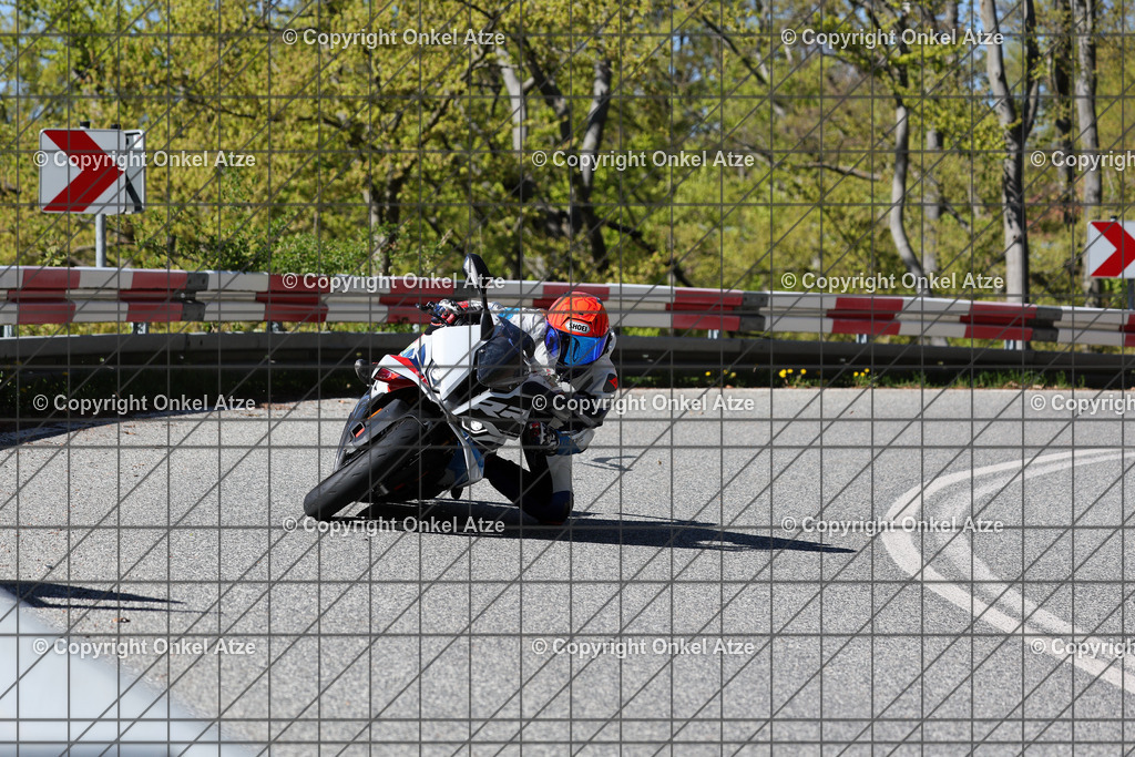 IMG_8392 | Fotograf am Kyffhäuser. Onkel Atze. Kyffhäuser Rennstrecke. Café36. Motorsportfotografie. - Realisiert mit Pictrs.com