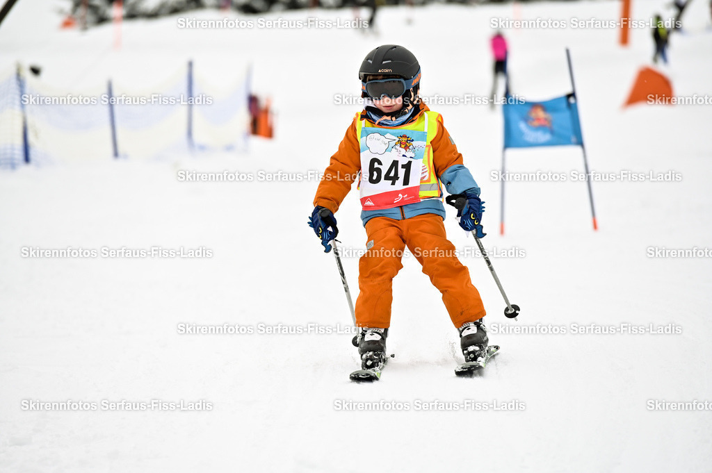 SRF_20.02.2026_0682 | Skirennfotos,Serfaus,Fiss,Ladis,Kinderskirennen,Winter,Tirol,Oberland,skirace,SFL,feelfree,weil wir's genießen,ski,Ski,skifahren,Sonnenplateau, - Realisiert mit Pictrs.com