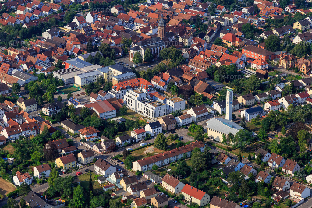 Luftbild: Wohn- und Bürobau zwischen Goethe- und Marktstr in Kandel im Bundesland Rheinland-Pfalz in Deutschland. Foto: IMG_108981.jpg vom 15.07.2018 durch Werner Riehm/FLY-FOTO.de