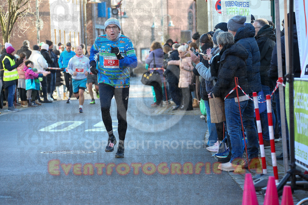 241201_1228_EX1_2281 | Sportfotografie im Rhein-Sieg Kreis, Köln, Bonn, NRW, Rheinland Pfalz, Hessen, etc. Unser Tätigkeitsfeld umfasst den Laufsport vom Volkslauf über den Marathon, Duathlon, Triathon bis zum Ultralauf wie Kölnpfad Ultra oder Schindertrail.