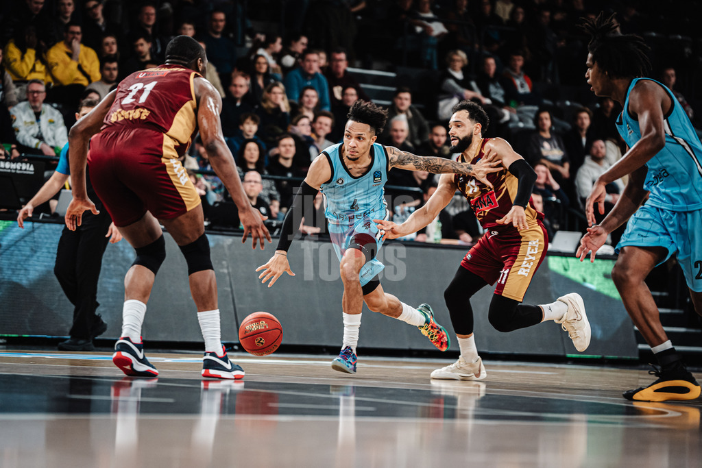 Basketball | Männer | Saison 2024/2025 | BKT EuroCup | Veolia Towers Hamburg vs. Umana Reyer Venice | 08.01.2025 | Jaizec Lottie (#4, Veolia Towers Hamburg)