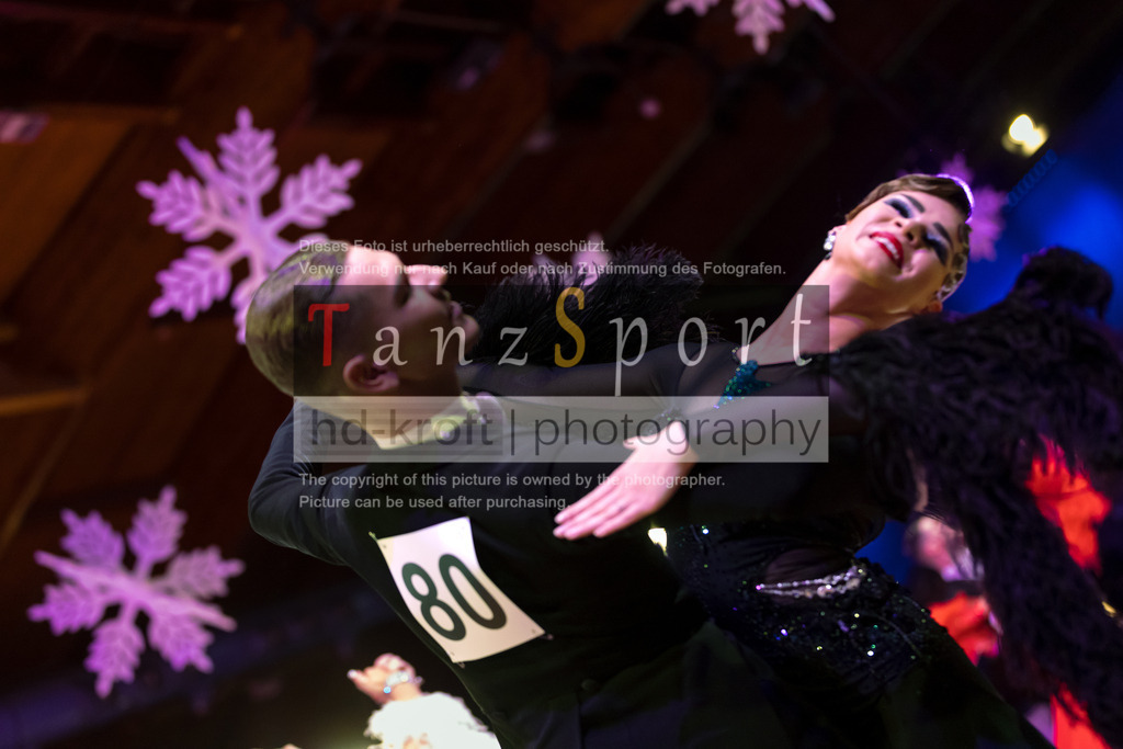 20241215_WDSF_Int_Open_Std-Riga-9300 | Tanzsportbilder, Standardtanz, Lateintanz, WDSF, DTV, LTVB, dancecomp, goc, hessen tanzt, blaues band der spree, walzer, tango, wiener walzer, slowfox, quickstepp, samba, rumba, cha-cha-cha, paso doble. jive, hd-kroft photography, turniertanzsport