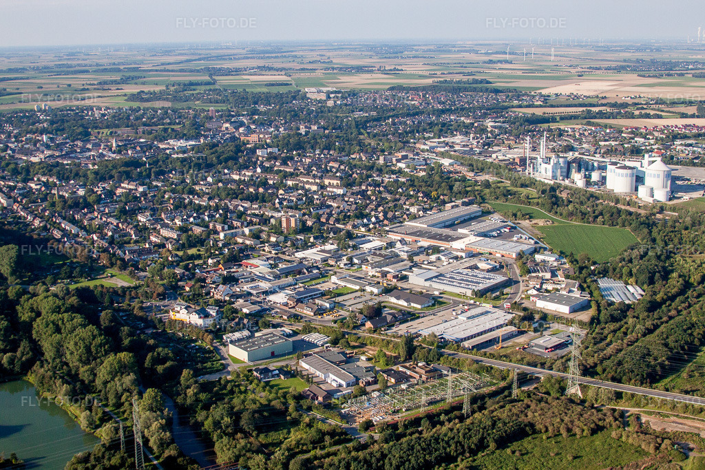 Luftbild: Industrie- und Gewerbegebiet Elisabethenstraße mit Boos Logistik GmbH im Ortsteil Heckfeld in Jülich im Bundesland Nordrhein-Westfalen in Deutschland. Foto: IMG_44648.jpg vom 20.08.2011 durch Werner Riehm/FLY-FOTO.de