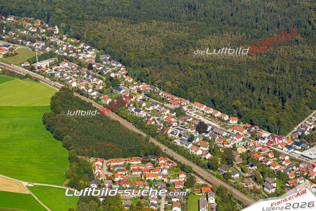 Aktuelles Luftbild von  Kirchseeon Kauf mit Lizenz / Bildrechten möglich- Die Luftaufnahme wurde 2021 mittels UL-Flugzeug erstellt ( keine Drohne ) - hochauflösende Kamera-Systeme von  Canon -Beste Qualität - Für grossformatige Ausdrucke geeignet. Die Geschenkidee !