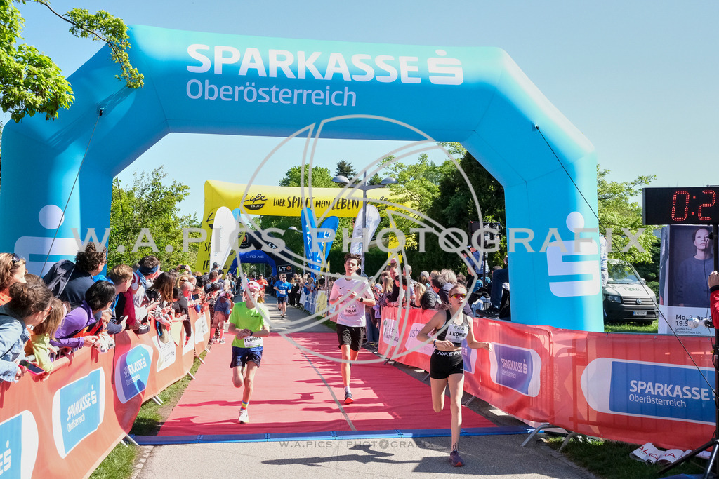 ..... | LINZ,AUSTRIA,27.April 24, Int. 3 Brückenlauf Linz  , Image shows: Photo: WAPICS / Michael ring