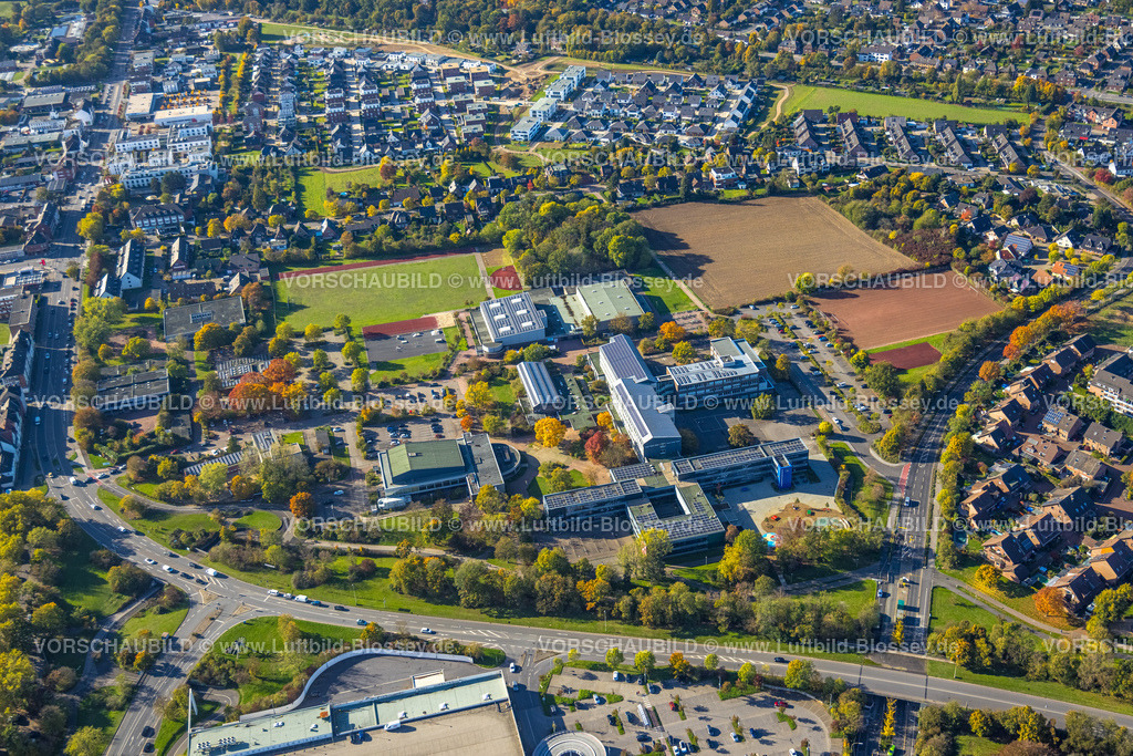 Kamp-Lintfort221004683 | Luftbild, UNESCO-Schule, Georg-Forster-Gymnasium, Hermann-Gmeiner-Berufskolleg, Stadthalle Kamp-Lintfort, Skatepark KaLi, Kamperbruch, Kamp-Lintfort, Niederrhein, Ruhrgebiet, Nordrhein-Westfalen, Deutschland