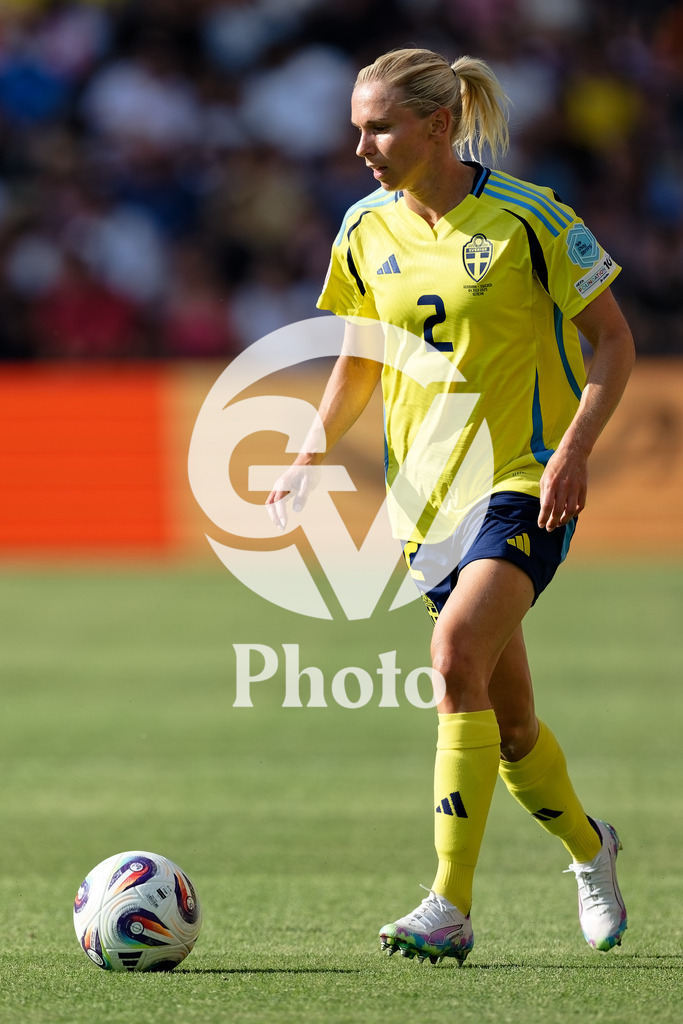 Denmark v Sweden - UEFA Women's EURO 2025 Group C | GENEVA, SWITZERLAND - JULY 4: Jonna Andersson of Sweden controls the ball  during the UEFA Womens EURO 2025 Group C match between Denmark and Sweden at Stade de Geneve on July 4, 2025 in Geneva, Switzerland. (Photo by Giuseppe Velletri/Sports Press Photo/Getty Images)
