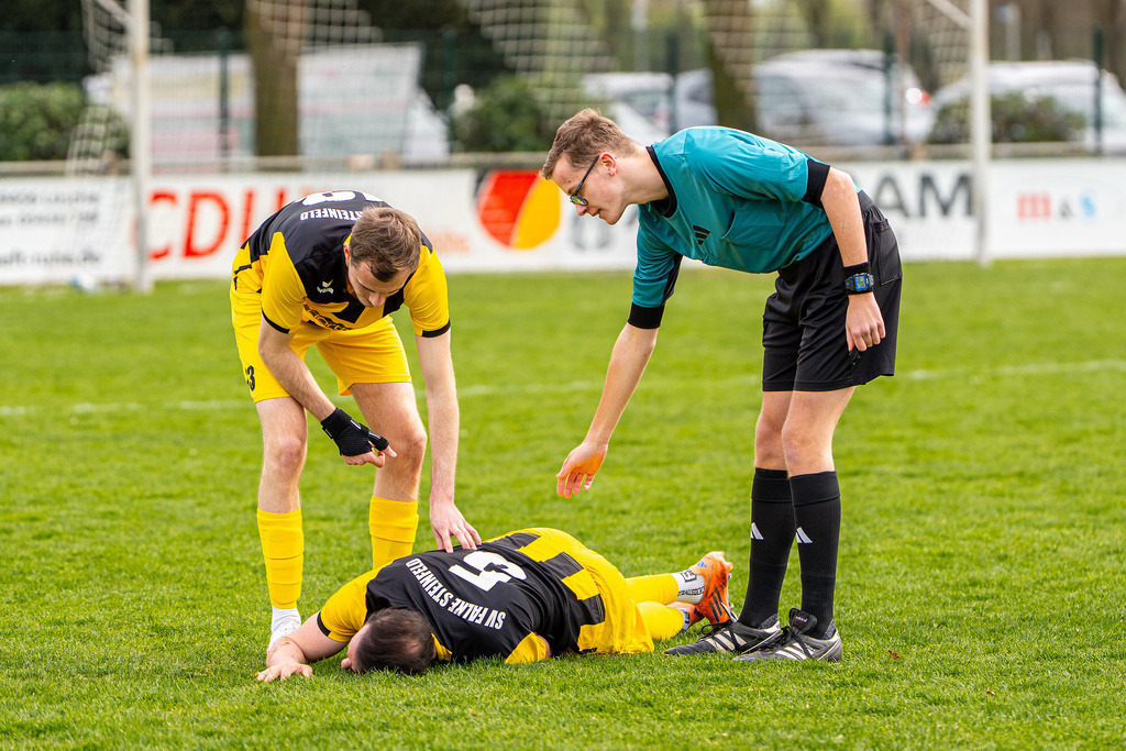 Fußball I Herren I Saison 2025-2026 I Kreisliga VEC I 22. Spieltag I SC SW Bakum - SV Falke Steinfeld I 23668 | jns.sportfotos - Realisiert mit Pictrs.com