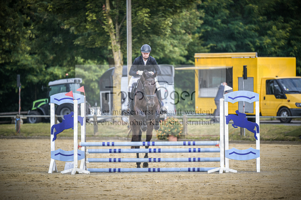 DOS_0024 | Entdecke hochwertige Reitturnierfotos von Foto Oger. Professionell, emotional und authentisch – jetzt Lieblingsmomente im Shop bestellen.Deutschlandweite Turnierfotografie. - Realisiert mit Pictrs.com