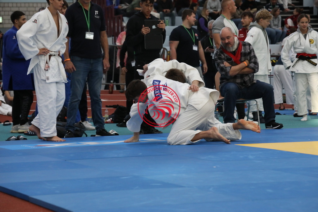 1J7A2376 | Fotos vom Adler Cup - Pictures from Adler Cup

Hier findet Ihr alle Eindrücke und großen Momente der Adler Cup Wochenenden. Here you will find all impressions and great moments of the Adler Cup weekends. - Realisiert mit Pictrs.com