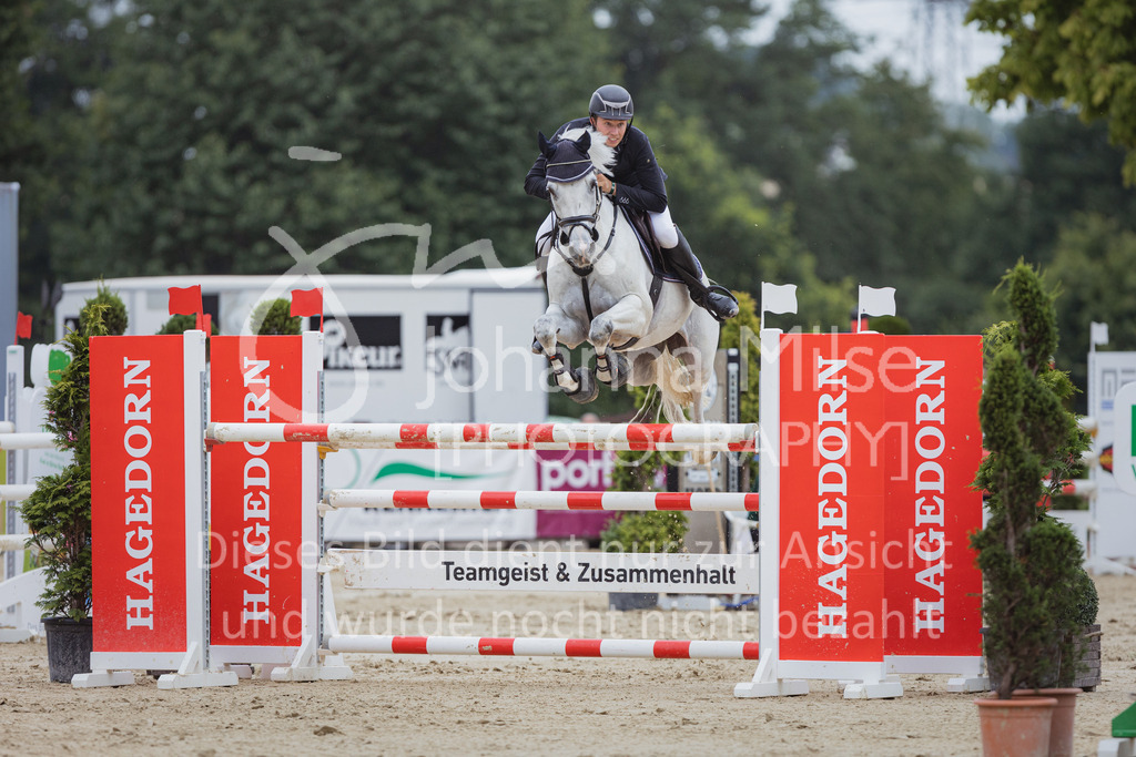 220729_BHO_GT_M2-Spr_1-240 | Deine schönsten Turniermomente als professionelle Fotos! Entdecke hochwertige Pferdesport-Fotografie im Online-Shop. Jetzt Fotos finden & bestellen!