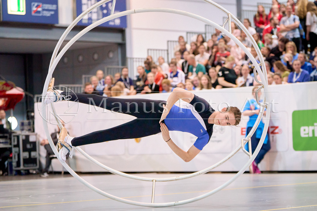 A-DSC00838 | Professionelle Sportfotografie in Hamburg, Schleswig-Holstein und Niedersachsen – spezialisiert auf Rhönrad, Geräteturnen, Leistungsturnen und rhythmische Sportgymnastik. Bundesweite Begleitung von Rhönrad-Events. Jetzt Sport-Fotos - Realisiert mit Pictrs.com
