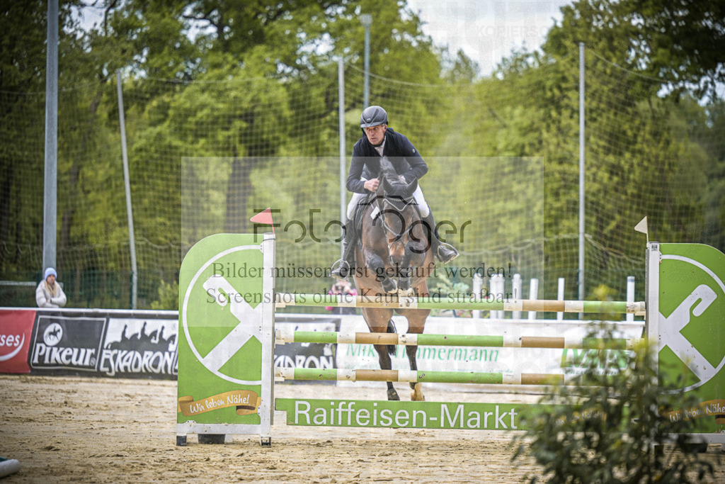 DOS_9421 | Entdecke hochwertige Reitturnierfotos von Foto Oger. Professionell, emotional und authentisch – jetzt Lieblingsmomente im Shop bestellen.Deutschlandweite Turnierfotografie. - Realisiert mit Pictrs.com