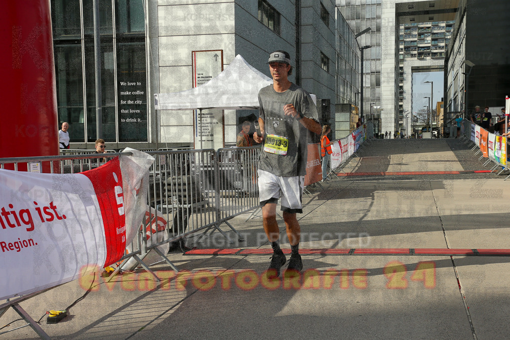 250920_1552_EX1_0782 | Sportfotografie im Rhein-Sieg Kreis, Köln, Bonn, NRW, Rheinland Pfalz, Hessen, etc. Unser Tätigkeitsfeld umfasst den Laufsport vom Volkslauf über den Marathon, Duathlon, Triathon bis zum Ultralauf wie Kölnpfad Ultra oder Schindertrail.