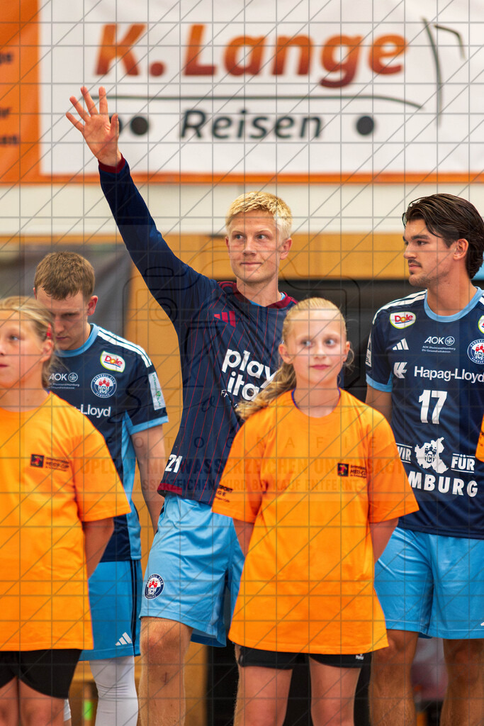 IHC 2026 - HC Hamburg vs. HØJ Elite | Frederik Bo Andersen (Handball-Club Hamburg #21); IHC 2026 - HC Hamburg vs. HØJ Elite am 07.08.2026 in Sporthalle KGS, Schneverdingen - Realisiert mit Pictrs.com