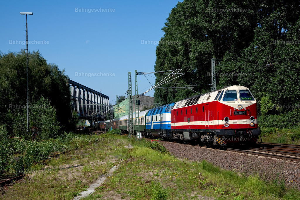 DB119158Tiefstack2p200811 | Stöbern Sie durch einzigartige Aufnahmen und finden die perfekte Aufnahme für jeden Eisenbahnentheusiast! Stellen Sie sich aus einer Reihe von Möglichkeiten wie der Druck auf Leinwände, Fotoposter, Kalender oder Magnetfotos Ihr Geschenk zusammen - Realisiert mit Pictrs.com
