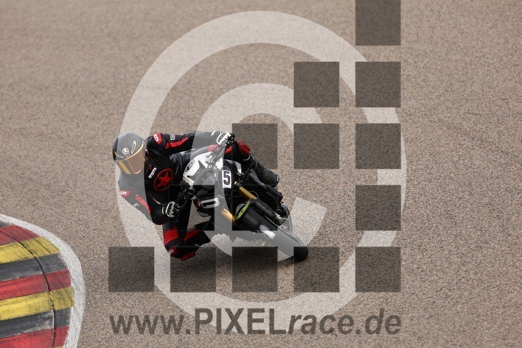 0015-20240527_00539 | Schöne Erinnerungen an spannende Momente - das festzuhalten ist unser Job. PIXELrace.de ist seit 2003 auf den Rennstrecken Europas unterwegs um die Action draußen beim Fahren und die wunderbare Stimmung imm Fahrerlager für euch einzufangen.