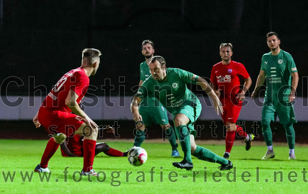 2023-09-01_078_SC_Baldham-Vaterstetten_gegen_TSV_1877_Ebersberg | Vaterstetten, Deutschland, 01.09.2023:
Fußball, Kreisliga 2023 / 2024, 3. Spieltag, SC Baldham-Vaterstetten gegen TSV 1877 Ebersberg, Ergebnis: 1:2

Fabian Kreissl (SC Baldham-Vaterstetten, #10), Georg Münch (TSV 1877 Ebersberg, #9)

Foto: Christian Riedel / fotografie-riedel.net
