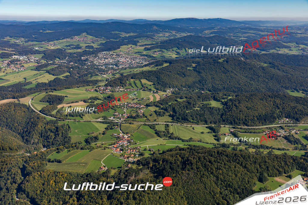 Die Luftaufnahme Aigenstadl - Freyung wurde 2021 mittels Flugzeug (keine Drohne) erstellt. Hohe Auflösung -für große Poster und Wandbilder geeignet!