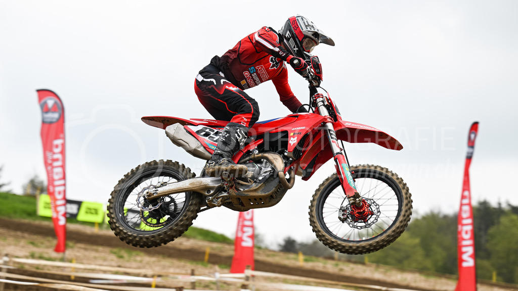 Motocross Schlatt bei Winterthur - 30. April 2023 | #65 Scheiben Robin aus Sulgen (CH) auf GASGAS in der Kategorie ProRace Serie am Motocross Schlatt bei Winterthur, 30. April 2023. 
Instagram: @mx_schlatt | @mc_wila | @sam_schweiz
Bild: Sportfotografie Markus Aeschimann | www.markus-aeschimann.ch - Realisiert mit Pictrs.com