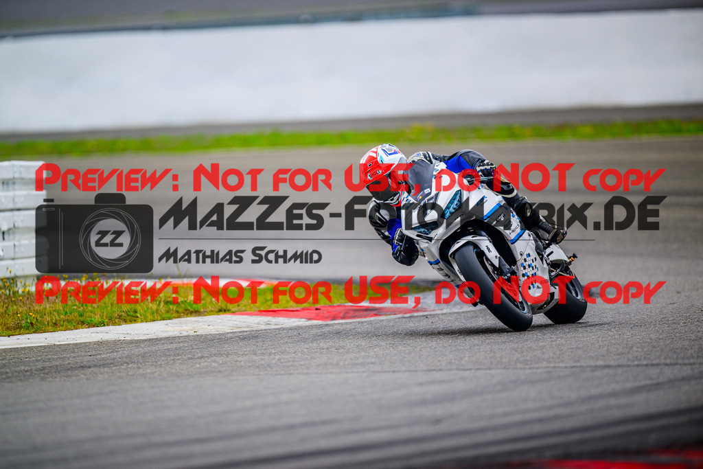 MaZZes_FotoMatrix_240717_6007705_1672 | WEISS