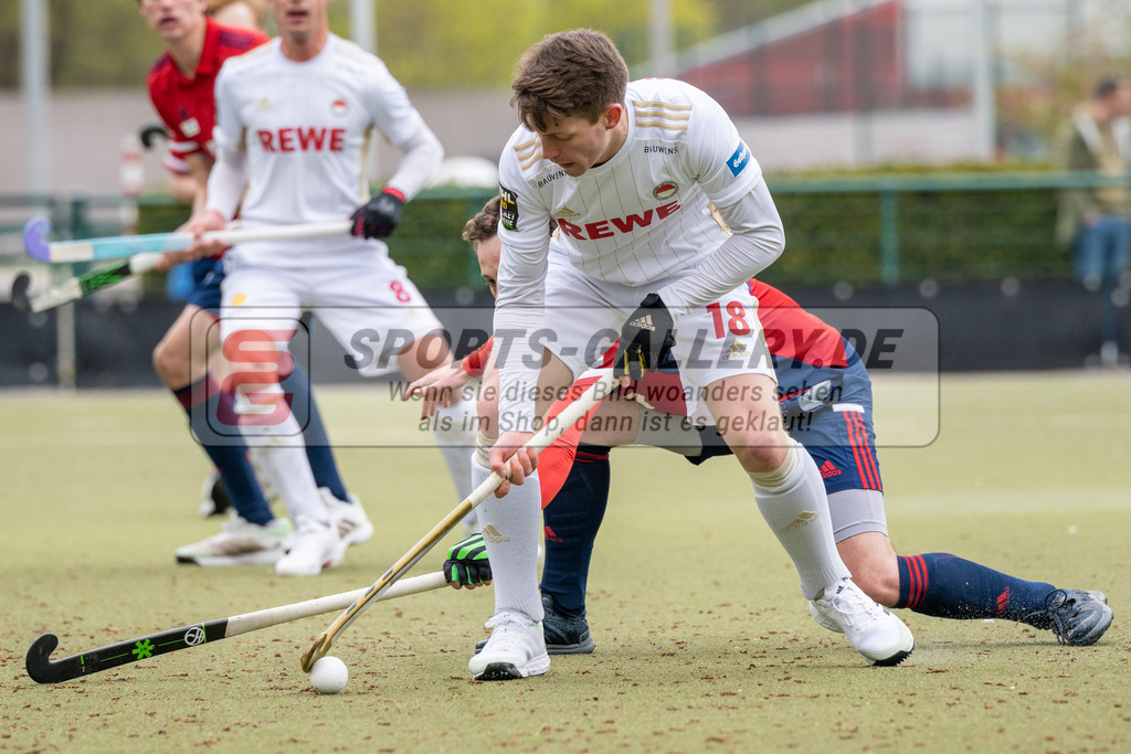 SFE_20230415_0165 | Deutsche Meisterschaft Männliche U16 Halle 2023 am 15.04.2023 in Düsseldorf (Düsseldorfer Hockeyclub 1905 e.V.), Photo: Stephan Fehrmann 2022 (Sports-Gallery),Maximilian Siegburg ( Rot-Weiss Köln #18 ) ,Schmidt Bernhard ( Düsseldorfer HC #30 )