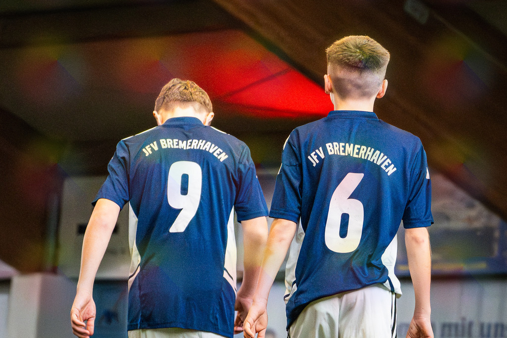 _BLR9230 | Professionelle Fußball- und Sportfotografie. Spielbilder online ansehen und kaufen – Einzelbilder oder komplette Galerien in hoher Qualität. - Realisiert mit Pictrs.com