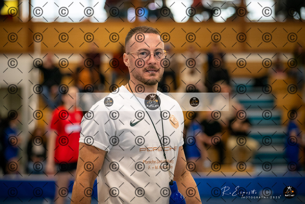 20251130_FCR-Hallenturnier-FF-17_RAW-1_031 | Sport und Naturfotografie von Roberto Esposito zeigt echte Momente Bewegung und die Schönheit der Natur. Ausdrucksstarke Bilder schaffen Emotionen.