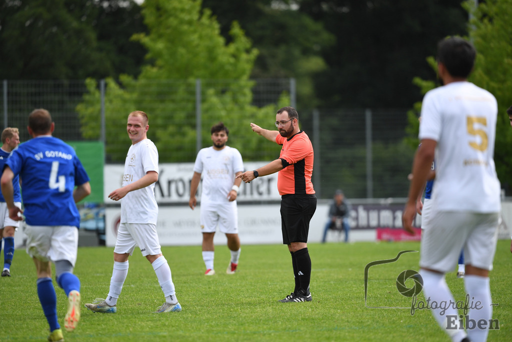 1. FC Nordenham-SV GOTANO | Kreispokal Finale Jade-Weser-Hunte 1. Mannschaften; 1.FC Nordenham (weiß)-SV GOTANO (blau) am 15.06.2025 in Rastede (Sportanlage Köttersweg), Photo: Philip Eiben 2025 - Realisiert mit Pictrs.com