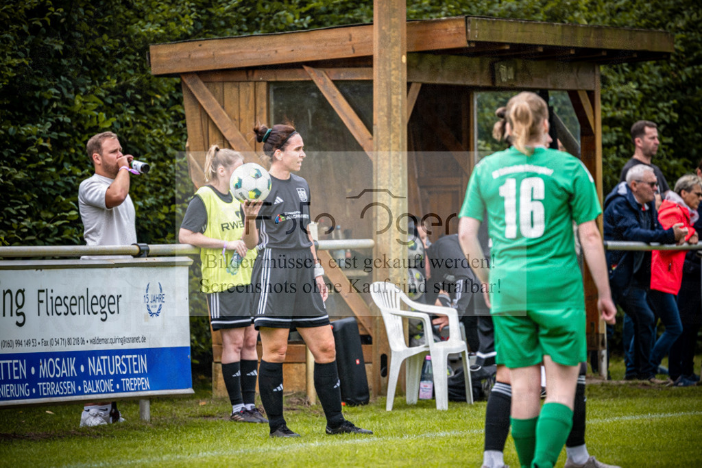 SG Bohmte/Ostercappeln/Schwagstorf - SG Hollenstede / Schwagstorf | Fr.-BZL Weser-Ems Süd · 1. Damen - SG Hollenstede / Schwagstorf · Sportplatz - Realisiert mit Pictrs.com