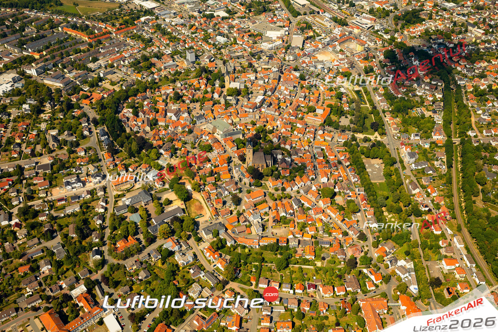 Das Luftbild der Stadt Korbach wurde 2022 vom Flugzeug heraus erstellt (keine Drohnen-Aufnahmen) Aufnahmehöhe ca.450 Meter- hohe Bildauflösung und Druck-Qualität. Garantiert!