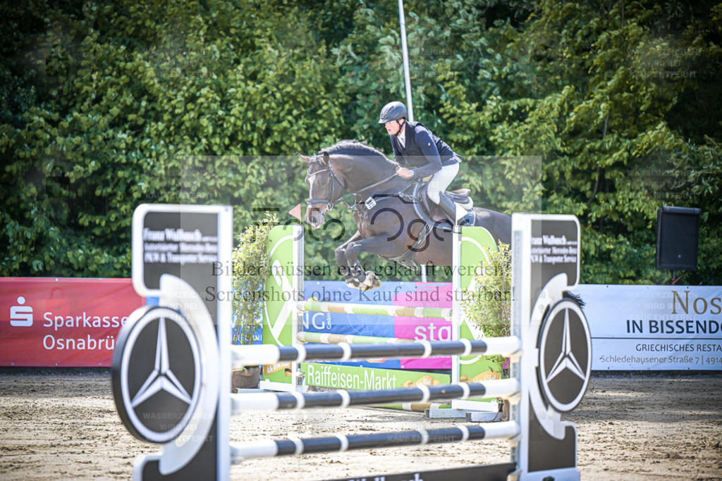 DOS_4122 | Entdecke hochwertige Reitturnierfotos von Foto Oger. Professionell, emotional und authentisch – jetzt Lieblingsmomente im Shop bestellen. - Realisiert mit Pictrs.com