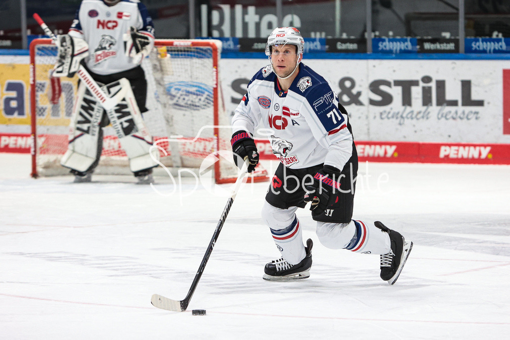 Augsburger Panther - Nuernberg ICE Tigers | Andrew BODNARCHUK (NIT #71) am Puck
