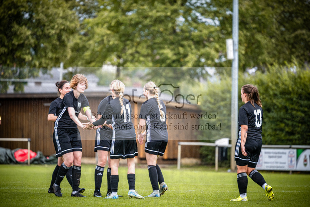 SG Bohmte/Ostercappeln/Schwagstorf - SG Hollenstede / Schwagstorf | Fr.-BZL Weser-Ems Süd · 1. Damen - SG Hollenstede / Schwagstorf · Sportplatz - Realisiert mit Pictrs.com