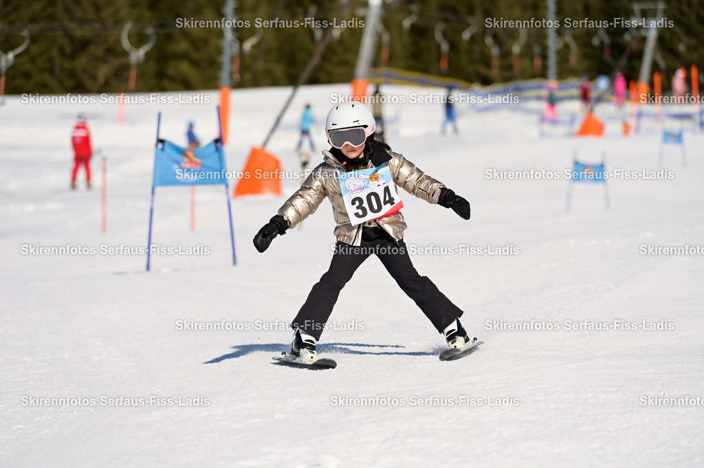 SRF_27.02.2026_046 | Skirennfotos,Serfaus,Fiss,Ladis,Kinderskirennen,Winter,Tirol,Oberland,skirace,SFL,feelfree,weil wir's genießen,ski,Ski,skifahren,Sonnenplateau, - Realisiert mit Pictrs.com