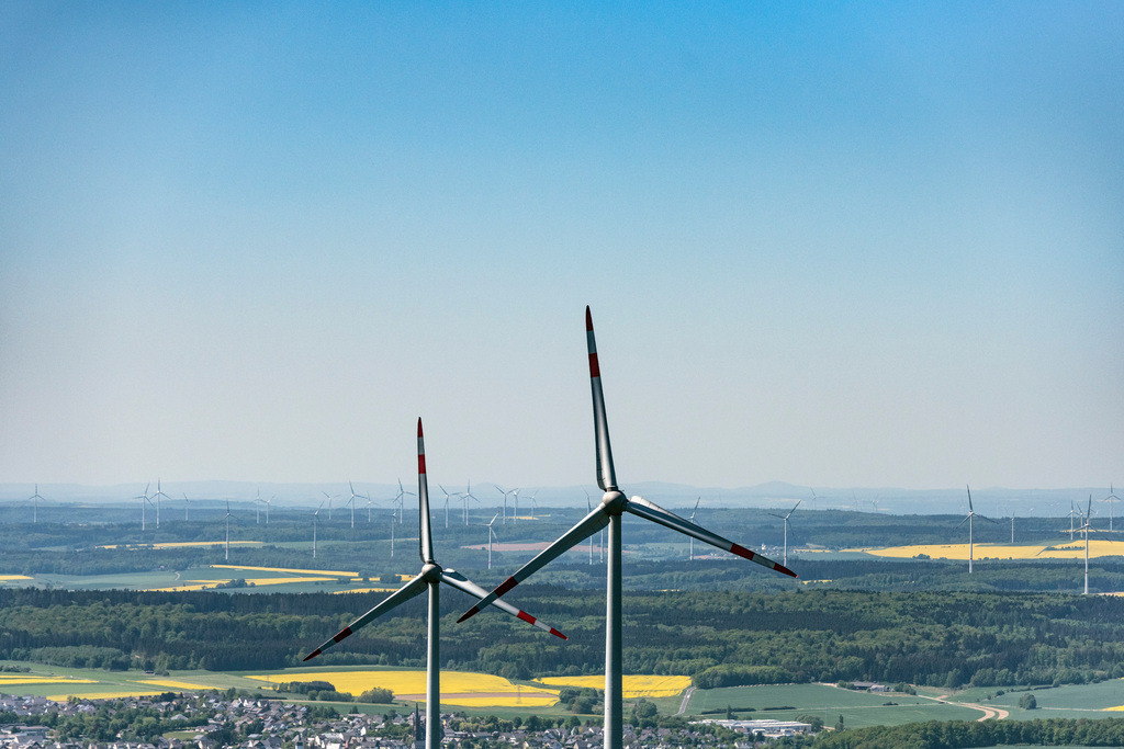 dr__dsc9747.jpg | DAXWEILER 08.05.2018 Windenergieanlagen ( WEA ) - Windrad- auf einem Feld in Daxweiler im Bundesland Rheinland-Pfalz, Deutschland. // Wind turbine windmills on a field in Daxweiler in the state Rhineland-Palatinate, Germany. Foto: Daniel Reiter