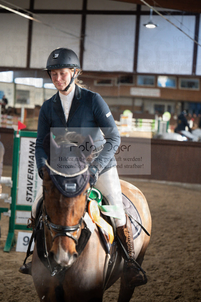 Hallenreittunier Voxtrup 2023 | Entdecke hochwertige Reitturnierfotos von Foto Oger. Professionell, emotional und authentisch – jetzt Lieblingsmomente im Shop bestellen.Deutschlandweite Turnierfotografie. - Realisiert mit Pictrs.com