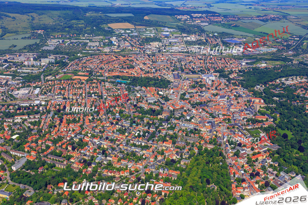 Die Luftaufnahme der Stadt Weimar wurde vom UL-Flugzeug heraus erstellt ( keine Drohne )- hohe Auflösung für beste Qualität