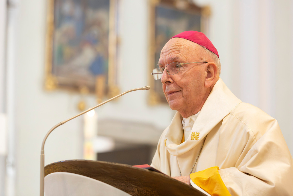 Festmesse-031 | Fotodoku der Festmesse anläßlich der Seligsprechung von Maria Theresia LEDOCHOWSKA 1975, zelebriert von Altbischof DDr. Klaus Küng und Pfarrer Mag. Zenon PAJAK in der Pfarrkirche Loosdorf. 